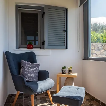Nelleas Ferienhaus Adamantas (Milos)